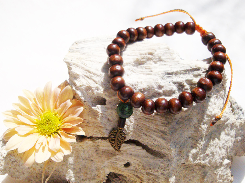 japa_mala_pulsera_espiritual_madera_natural_hoja