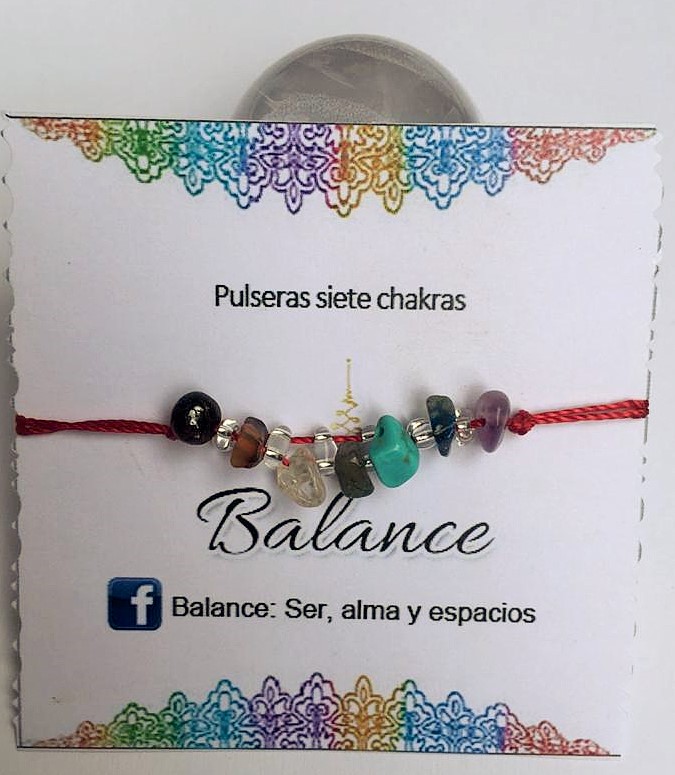Pulsera ajustable, cuarzos de los 7 chakras, hilo rojo delgado, abalorios transparentes entre cada cuarzo