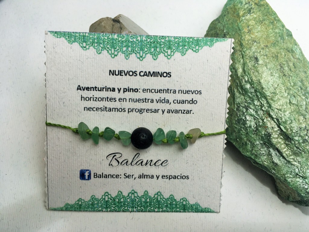 Pulsera ajustable, cuarzo cornalina, hilo color verde