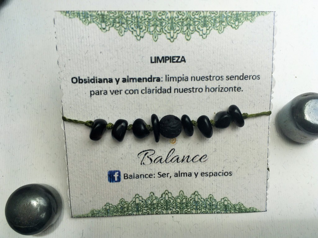 Pulsera ajustable con piedra de obsidiana, piedra volcánica, hilo negro